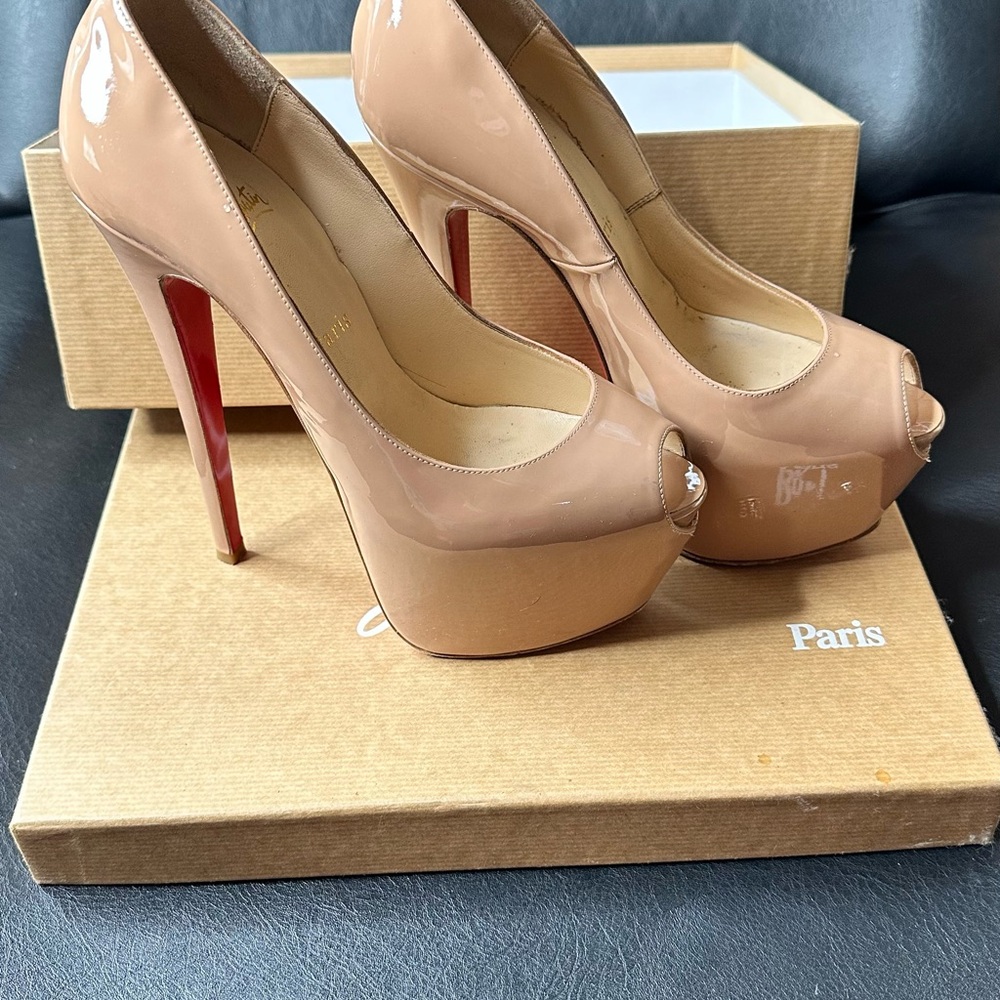 CHRISTIAN LOUBOUTIN |  ‘Highness’ Nude Patent Calf Stilettos - Picture 3 of 11